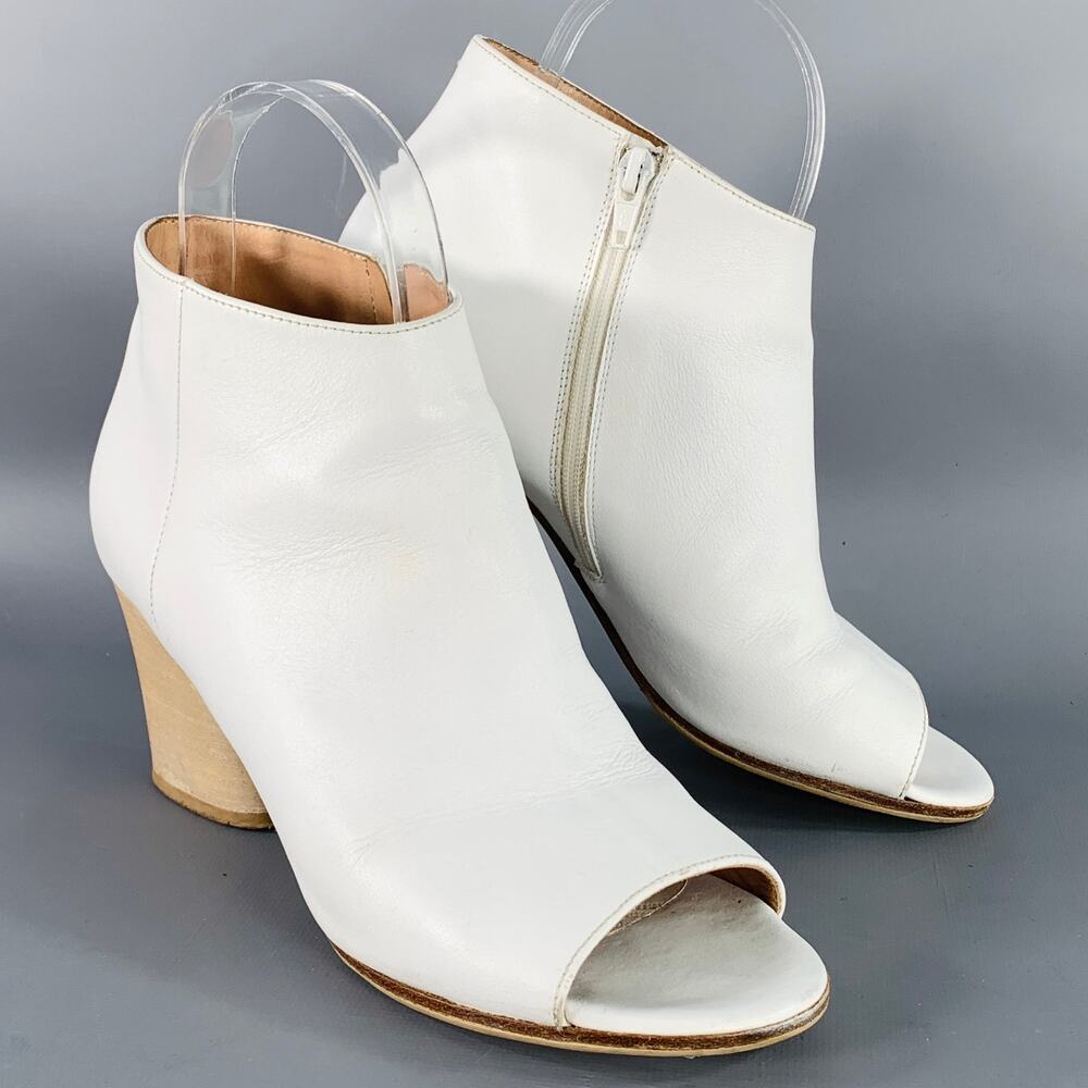 MAISON MARTIN MARGIELA Size 7 White Leather Peep Toe Boots